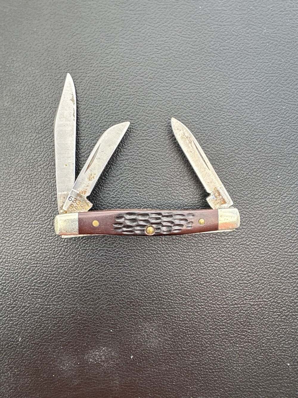Case XX 6333 SS Small Stockman 3-Blade Pocket Knife Brown Jigged Synthetic - Picture 4 of 5